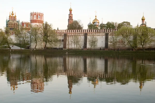 Novo-devichiy Kloster in den Tag — Stockfoto
