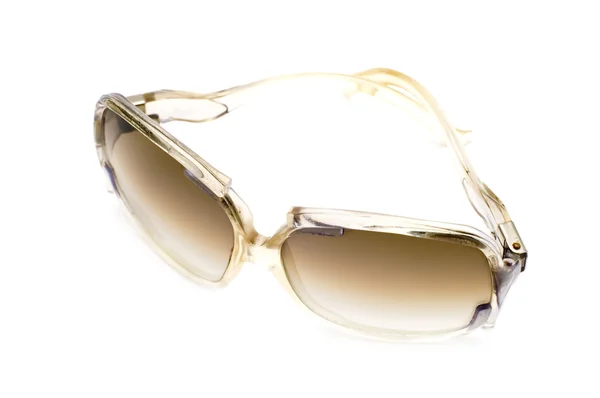 Beyaz üzerine güneş gözlüğü — Stok fotoğraf
