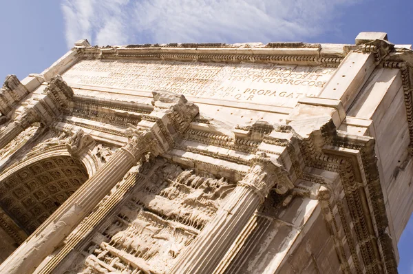 Oblouk na římské fórum — Stock fotografie