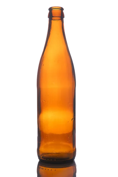 Пустая пивная бутылка — стоковое фото