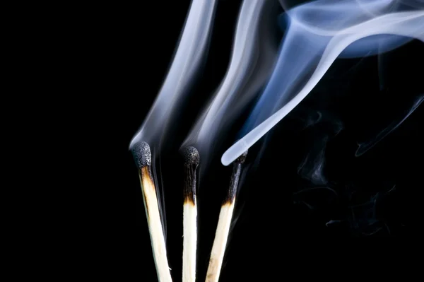 Streichholz mit Rauch aus nächster Nähe — Stockfoto