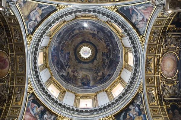 Pinturas cúpula — Foto de Stock