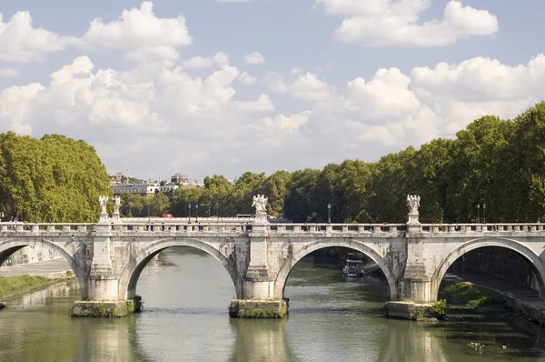 Rome river Tiber with bridge — Stock Photo, Image