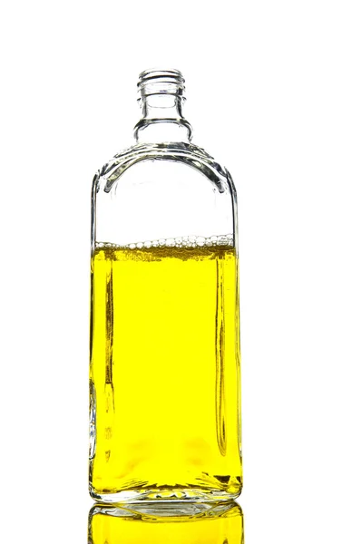 黄色の液体と shtof — ストック写真