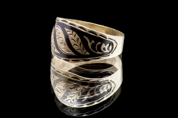 Stříbrný prsten makro — Stock fotografie