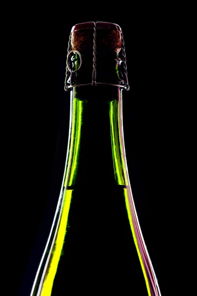 Köpüklü şarap şişesi portre — Stok fotoğraf