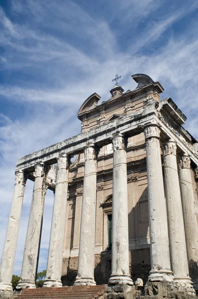 Templo Antonino e Faustina — Fotografia de Stock