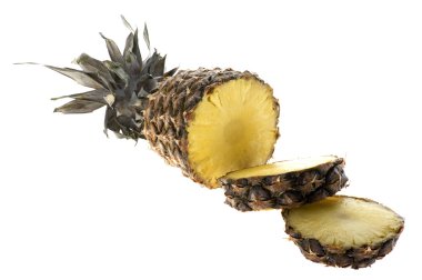 beyaz zemin üzerinde kesme ananas