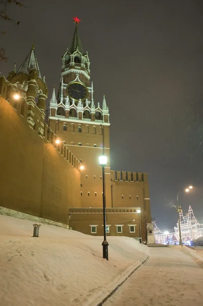 Kreml-torony téli éjszakán — Stock Fotó
