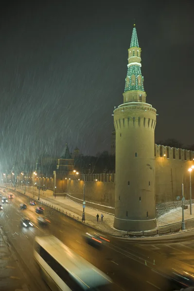 Кремлевская башня ночью — стоковое фото