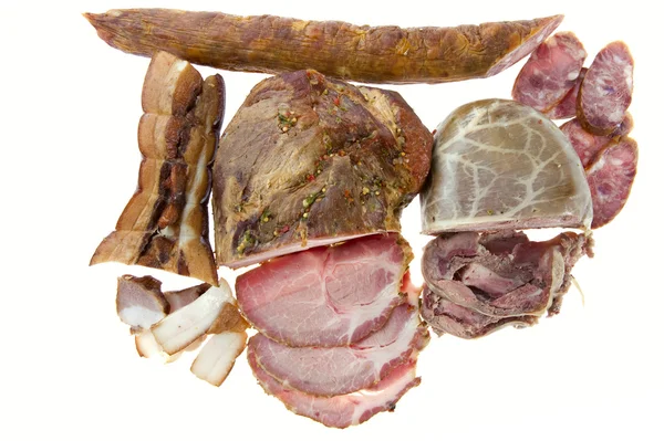 Corte de carne de porco e salsicha de gamão em branco — Fotografia de Stock
