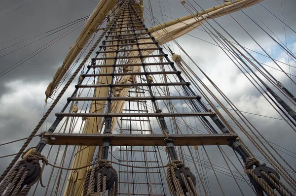 Mast van oud zeilschip — Stockfoto