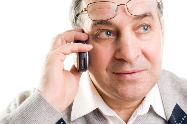 Ανώτερος άνθρωπος μιλάει στο κινητό τηλέφωνο — Φωτογραφία Αρχείου