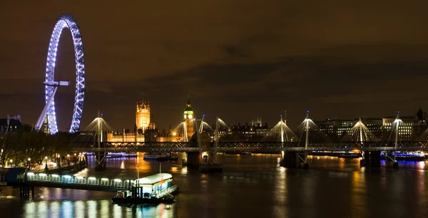 伦敦在晚上 — 图库照片