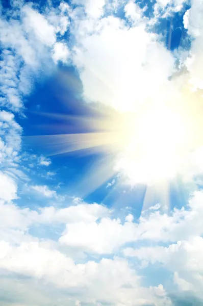 Mooie zonnige hemel — Stockfoto