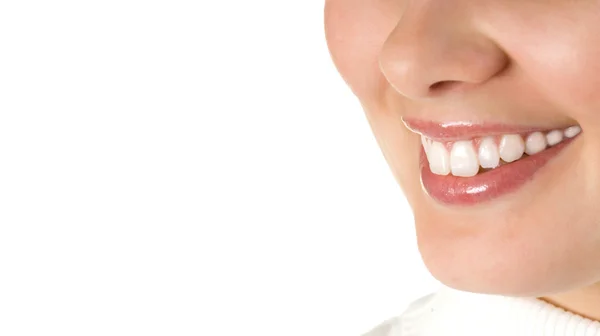 Leende flicka mun med stora tänder — Stockfoto