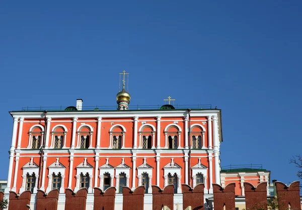 Edificio del Kremlin en el fondo del cielo — Foto de Stock