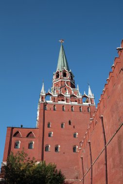 Gökyüzü arka planında Kremlin kulesi