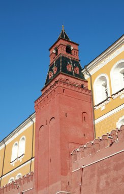 Gökyüzü arka planında Kremlin kulesi