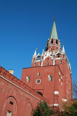 Gökyüzü arka planında Kremlin kulesi