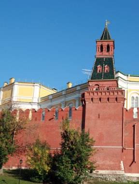 Gökyüzü arka planında Kremlin kulesi