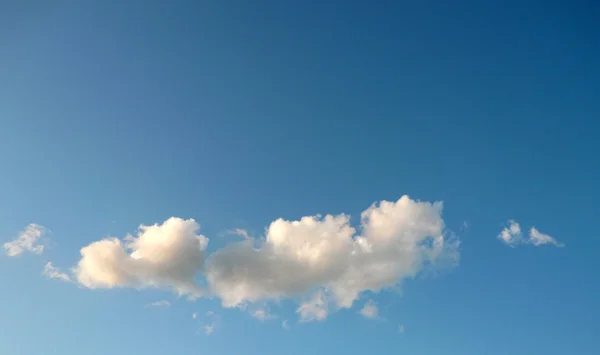 Gökyüzünde bulut — Stok fotoğraf