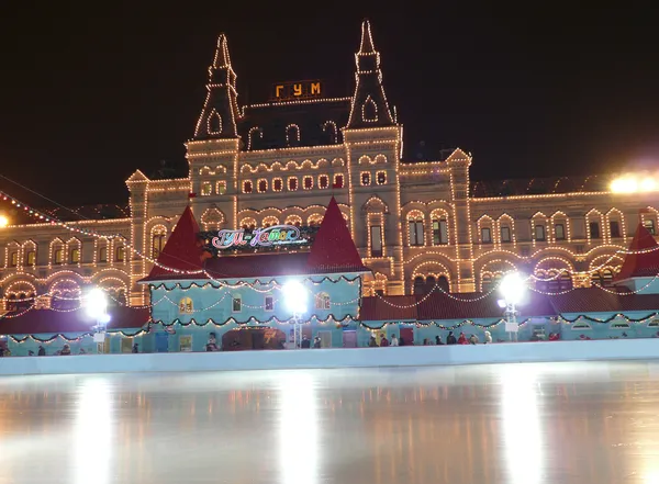 Pista de patinaje sobre cuadrado rojo en Moscú — Foto de Stock