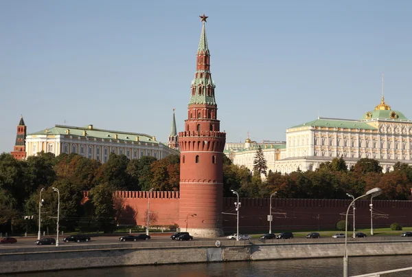 Torre del Kremlin en el fondo del cielo — Foto de Stock