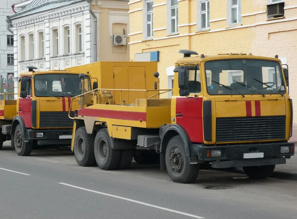 Красно-жёлтый грузовик — стоковое фото