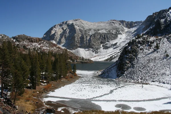 Park narodowy Yosemite w śniegu — Zdjęcie stockowe