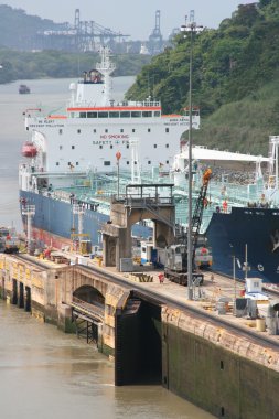 Panama Kanalı miraflores adlı giren gemi