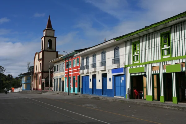 Coloridas casas en la plaza Colombia — Foto de Stock