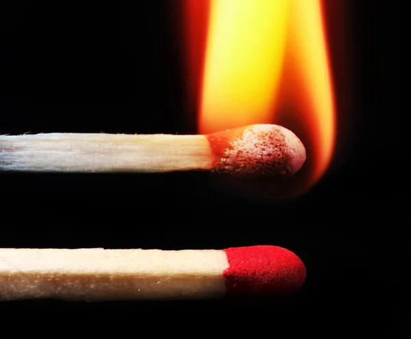 Houten match op brand — Stockfoto