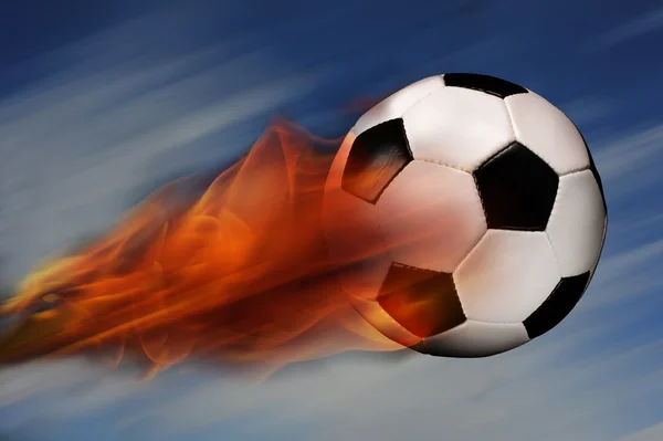 Bola de futebol em chamas . — Fotografia de Stock