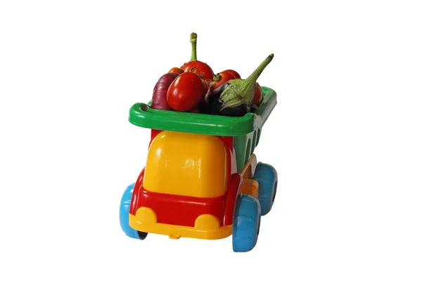 Zabawka ciężarówka z warzywami — Zdjęcie stockowe