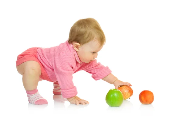 Kleines Baby mit Äpfeln — Stockfoto