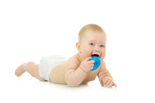 Küçük bebek izole bir oyuncakla döşeme — Stok fotoğraf