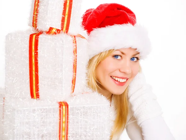 Kerstmis vrouw met aanwezig — Stockfoto
