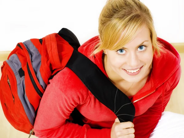 Ler tonåring med ryggsäck — Stockfoto