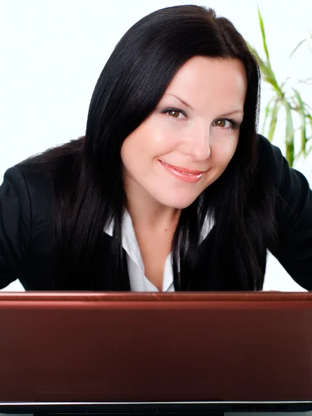 Affärskvinna i office — Stockfoto