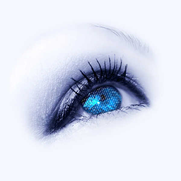 Blaues Auge mit binärem Code — Stockfoto