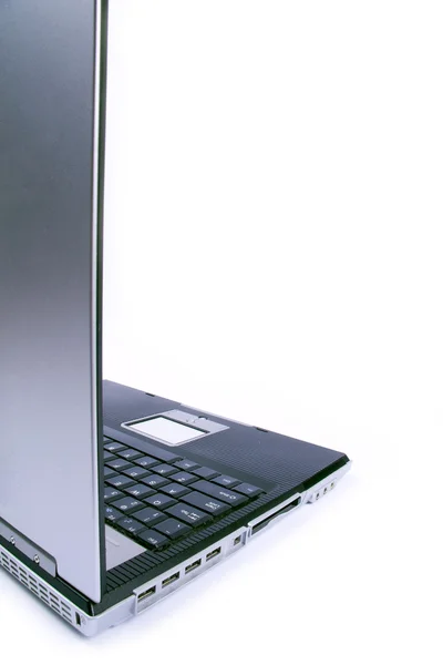 Laptop auf whte — Stockfoto