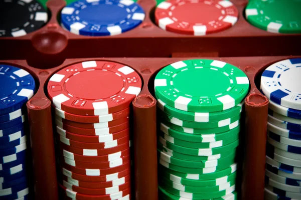 Poker fiches in een doos — Stockfoto