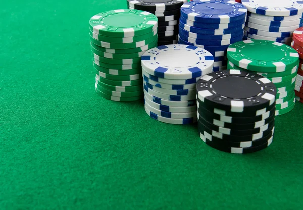 Poker fişleri yığını — Stok fotoğraf