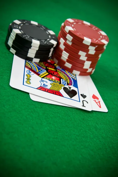 Cards with poker chips — Stock Photo, Image
