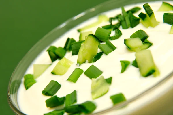 Salatalık ile yoğurt — Stok fotoğraf