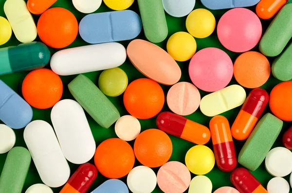 Pills on Green — Stock Photo, Image