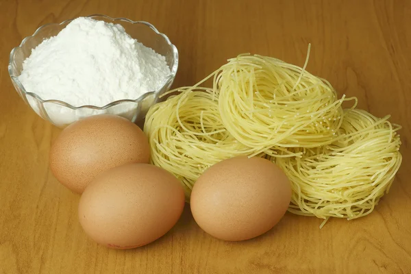 Yumurta, un ve makarna — Stok fotoğraf