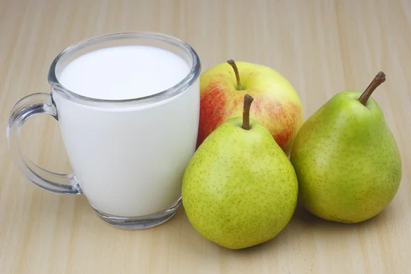 Mela, pera e latte — Foto Stock