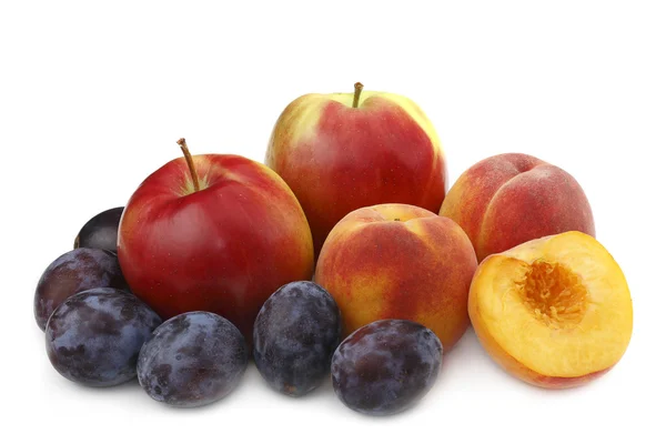 Persika, plommon och äpple. — Stockfoto